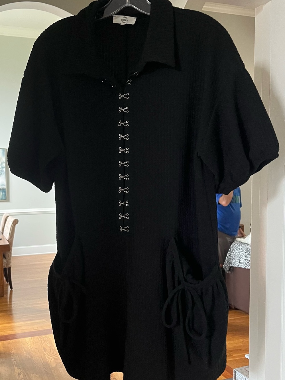 entro Black Short-Sleeve Hook-and-Eye Romper with Pockets